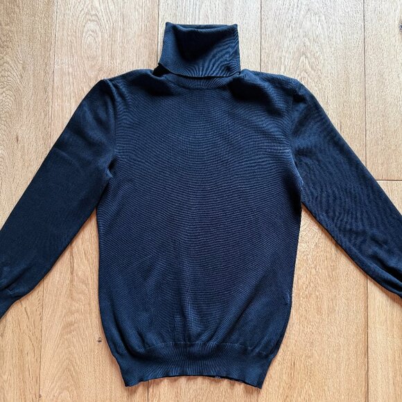 Not your average black turtleneck! Ralph Lauren Collection S